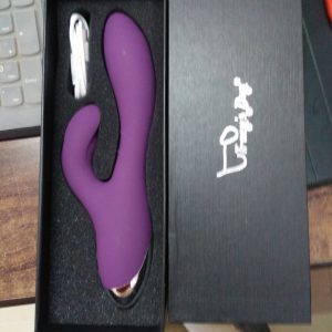 Female vibration (UTRACY'S DOG )